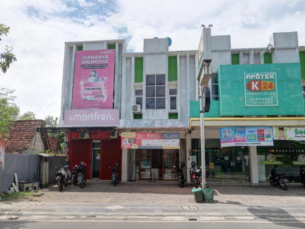 Oyo 90811 Myhome Blora Bagian luar foto